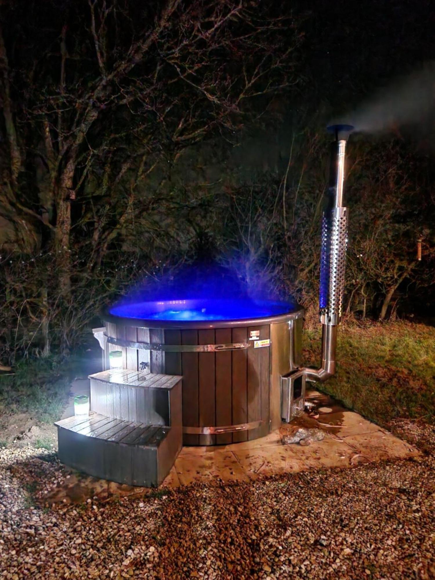 The Delkin Shepherds Huts 科姆堡 外观 照片
