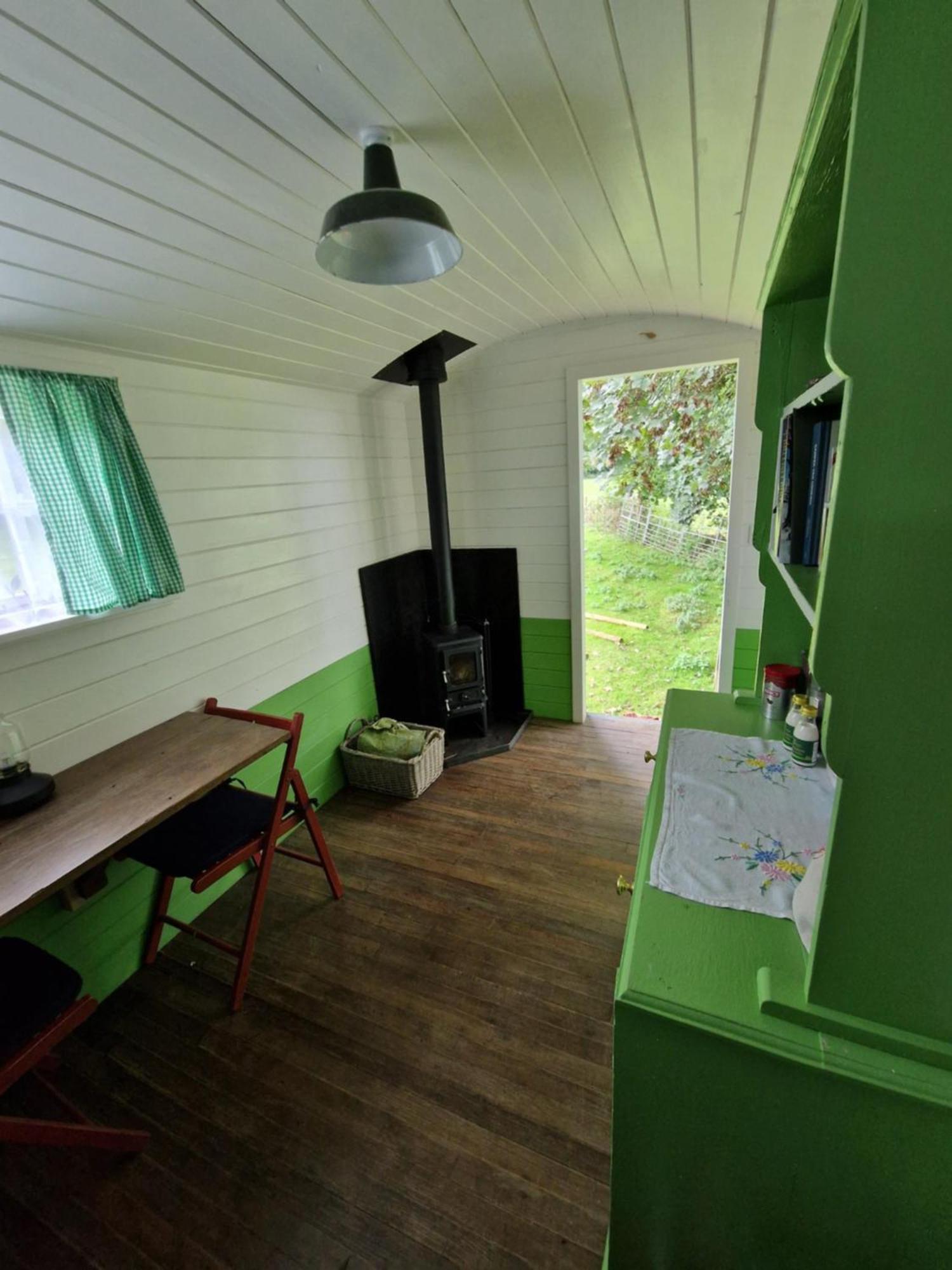 The Delkin Shepherds Huts 科姆堡 外观 照片